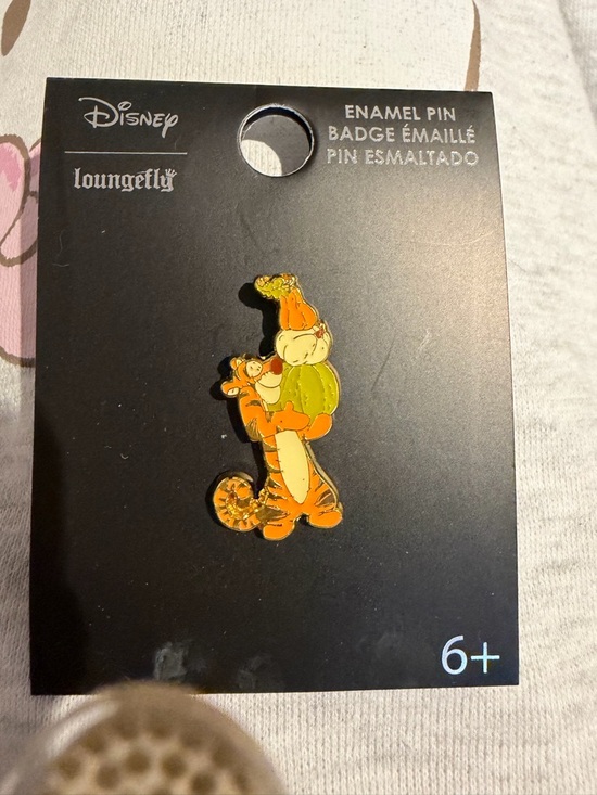 Loungefly Accessories - Disney Tigger Fall Loungefly Pin